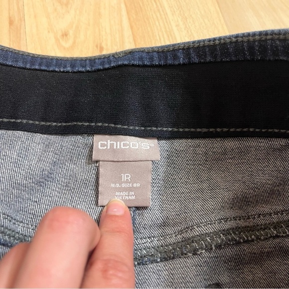 Chicos Womens Dark Wash Elastic Band Distressed Skinny Jeans Size 1/8 - Picture 6 of 8